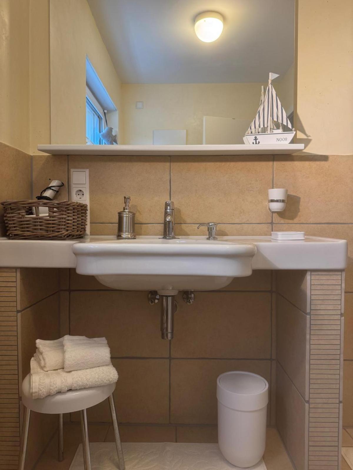 Gaestehaus Ina-Maria, Apartments Obernhof Экстерьер фото